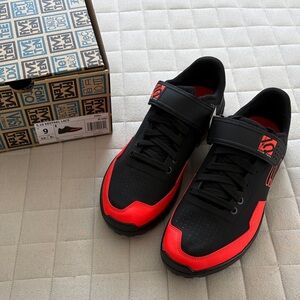 Five Ten Men's Kestrel Lace Black & Red Cycling Athletic Shoes